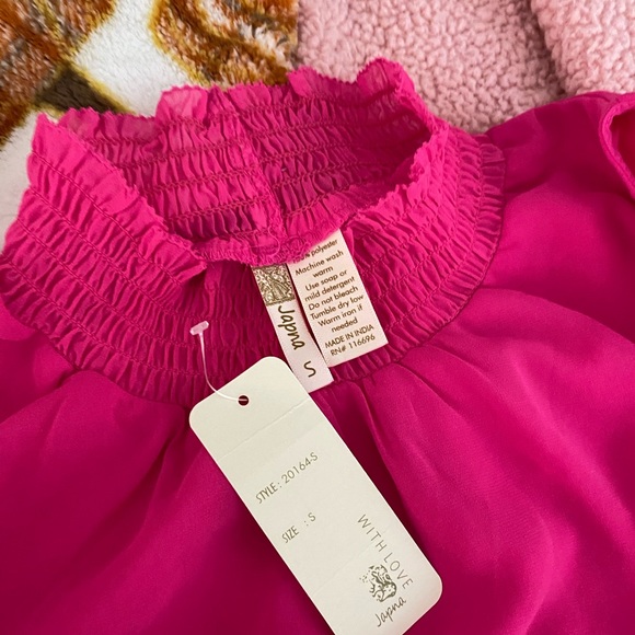 boutique top! - Picture 3 of 3